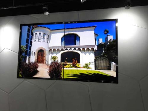 三星液晶顯示技術(shù)經(jīng)多年發(fā)展，已在平板拼接顯示領(lǐng)域占據(jù)重要地位。